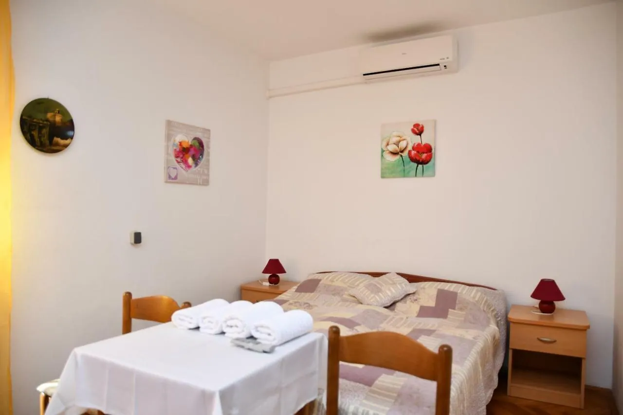 Apartments Josip Rab Town