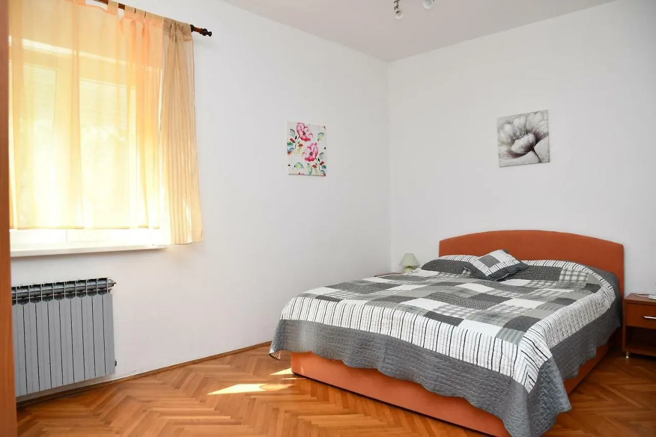 Apartments Josip Rab Town 0*,